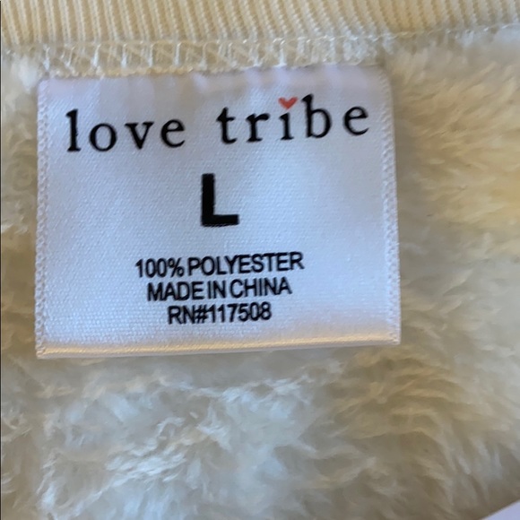 Plush white pullover top soft - Picture 4 of 8